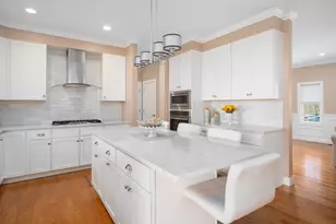 14 Dover St, Lincoln, RI 02865 - Photo 2