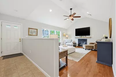 36 Brooks St, Upton, MA 01568 - Photo 6