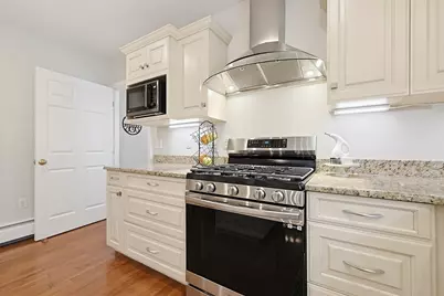 36 Brooks St, Upton, MA 01568 - Photo 8