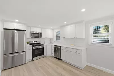 32 Essex Road, Sharon, MA 02067 - Photo 8