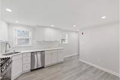 32 Essex Road, Sharon, MA 02067 - Photo 6