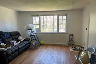 154-156 Acorn St, Millis, MA 02054 - Photo 4