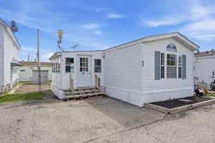 548 Kenyon Ave, Attleboro, MA 02703 - Photo 2