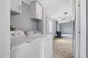 548 Kenyon Ave, Attleboro, MA 02703 - Photo 12