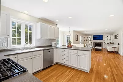 1 Village Ln, Littleton, MA 01460 - Photo 8