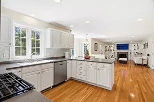 1 Village Ln, Littleton, MA 01460 - Photo 8