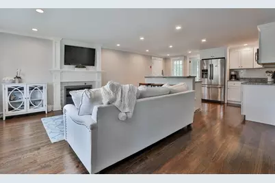 11 Gerry Rd, Lynnfield, MA 01940 - Photo 4
