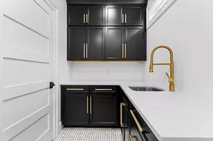 11 Skyline Dr, Wellesley, MA 02482 - Photo 18