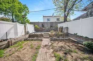 93 Baldwin St, Boston, MA 02129 - Photo 26