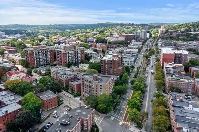 60 Longwood Ave #408, Brookline, MA 02446 - Photo 2