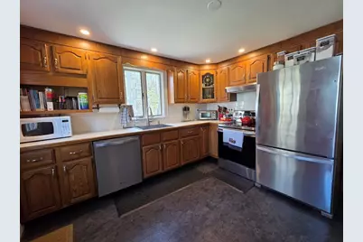 10 Marion St, Wilmington, MA 01887 - Photo 4