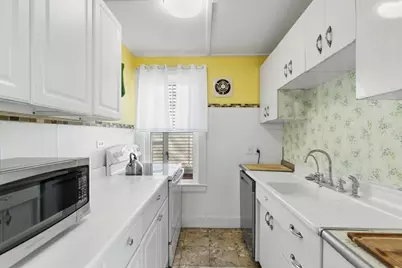 8 1/2 Myrtle Square, Gloucester, MA 01930 - Photo 10