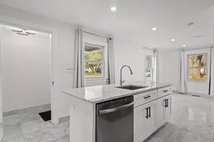 7 Darrow St, Worcester, MA 01606 - Photo 14