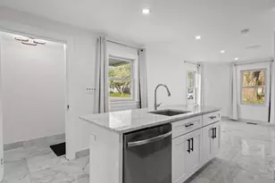 7 Darrow St, Worcester, MA 01606 - Photo 12