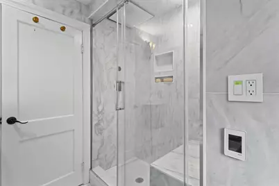 7 Darrow St, Worcester, MA 01606 - Photo 22