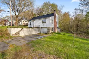 7 Darrow St, Worcester, MA 01606 - Photo 4