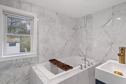 7 Darrow St, Worcester, MA 01606 - Photo 20