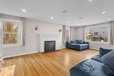 7 Darrow St, Worcester, MA 01606 - Photo 6