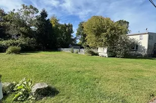 15 Hiram St, Acushnet, MA 02743 - Photo 4