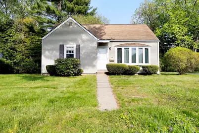 14 Hillside Avenue, South Hadley, MA 01075 - Photo 2