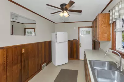 582 Broadway St, Chicopee, MA 01020 - Photo 6
