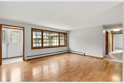 103 Wenham St, Danvers, MA 01923 - Photo 4