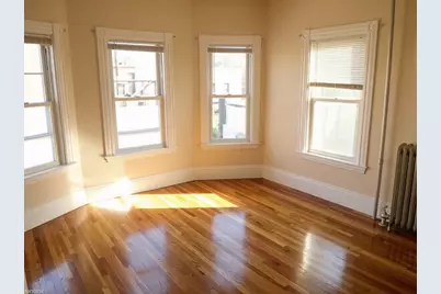 442 Broadway #0, Somerville, MA 02154 - Photo 4
