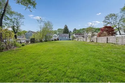 24 Falmouth St, Worcester, MA 01607 - Photo 4
