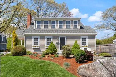82 Orange Street, Reading, MA 01867 - Photo 2