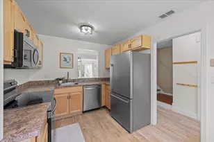 4 Apple Tree Hill Rd, Hopkinton, MA 01748 - Photo 6