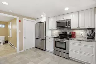 646 Lynn Fells Pkwy, Melrose, MA 02176 - Photo 24