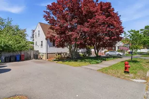 646 Lynn Fells Pkwy, Melrose, MA 02176 - Photo 34