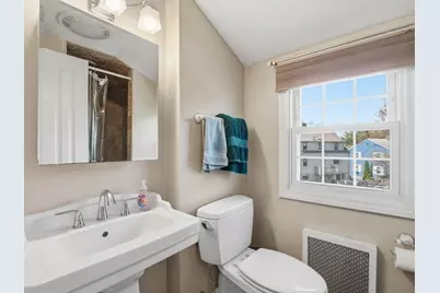 646 Lynn Fells Pkwy, Melrose, MA 02176 - Photo 18