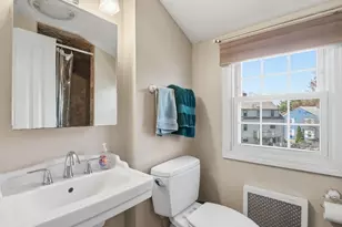 646 Lynn Fells Pkwy, Melrose, MA 02176 - Photo 18
