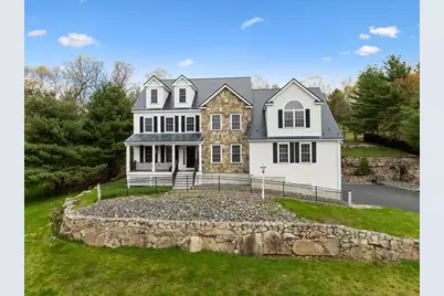 253 Shining Rock Dr, Northbridge, MA 01534 - Photo 2