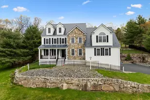 253 Shining Rock Dr, Northbridge, MA 01534 - Photo 2