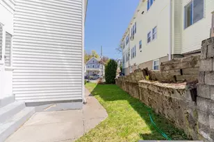 54 Oakland St, Boston, MA 02135 - Photo 14