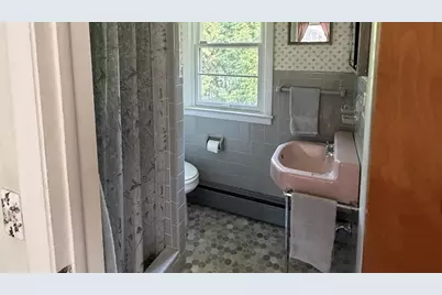 34 Bassett  Road, Holyoke, MA 01040 - Photo 22