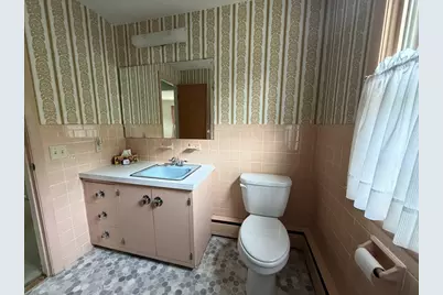 34 Bassett  Road, Holyoke, MA 01040 - Photo 20