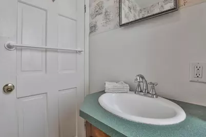 34 Abbott St, Beverly, MA 01915 - Photo 24