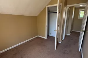 160 East St, Chicopee, MA 01020 - Photo 6