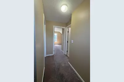 160 East St #apt 1, Chicopee, MA 01020 - Photo 10