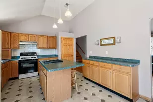 35 Sir Joseph Ct, Taunton, MA 02780 - Photo 8
