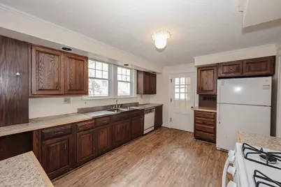 8 Crescent Hts, Fitchburg, MA 01420 - Photo 12