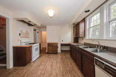8 Crescent Hts, Fitchburg, MA 01420 - Photo 10