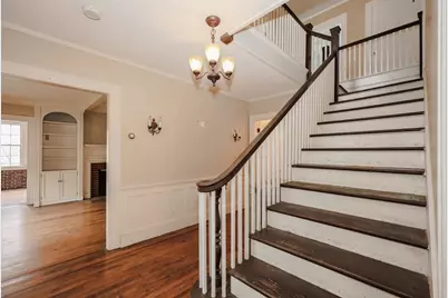 8 Crescent Hts, Fitchburg, MA 01420 - Photo 4