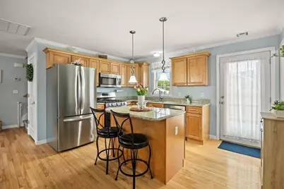 525 Anthony St, Fall River, MA 02721 - Photo 6