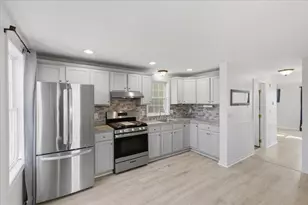 281 Mattakeesett St, Pembroke, MA 02359 - Photo 4