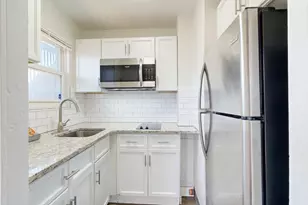 298-300 Meridian St, Boston, MA 02128 - Photo 4