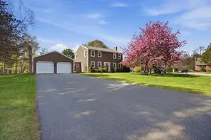 5 Brian Cir, Grafton, MA 01519 - Photo 2